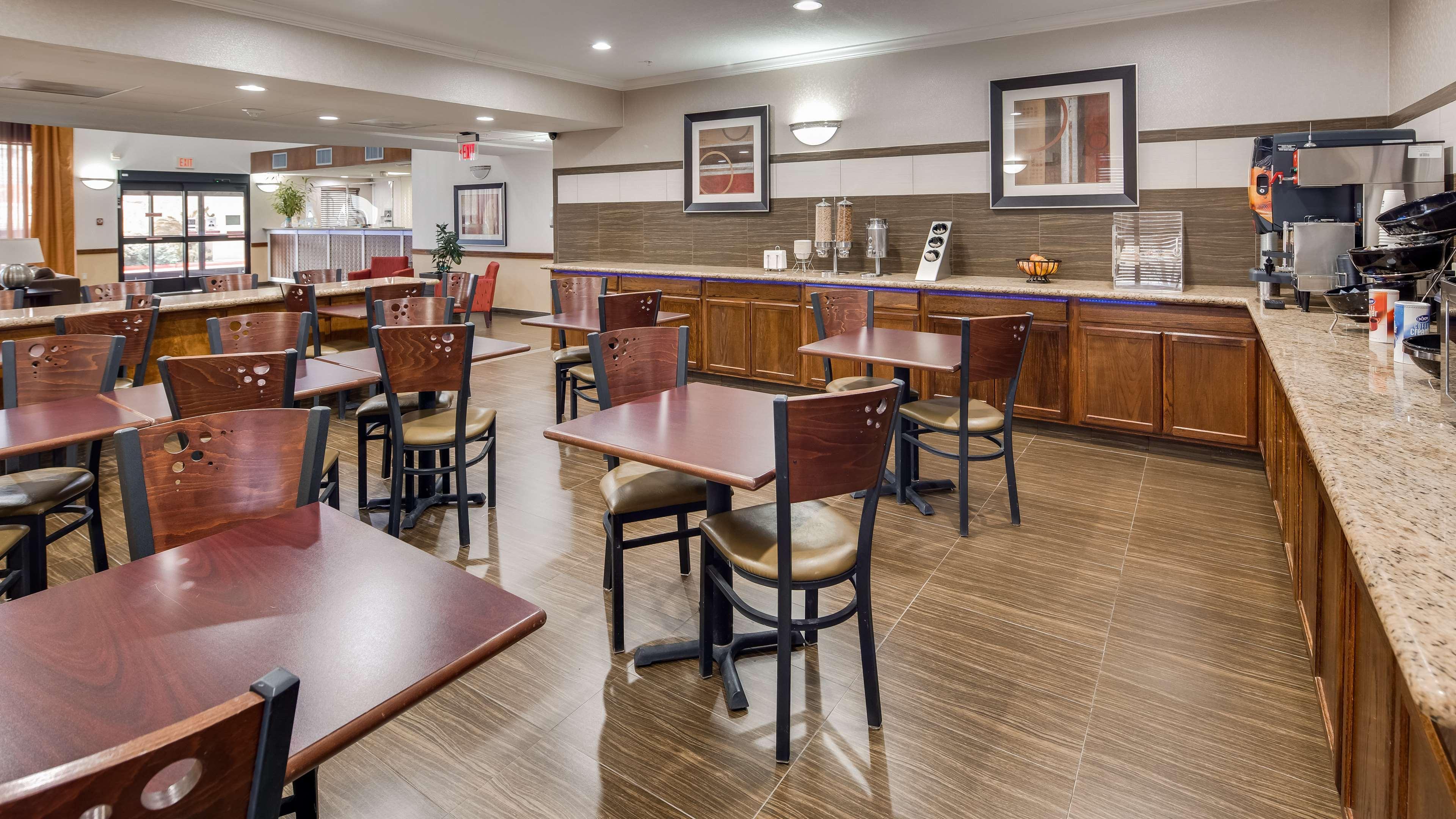 Best Western Dayton Inn & Suites Екстер'єр фото